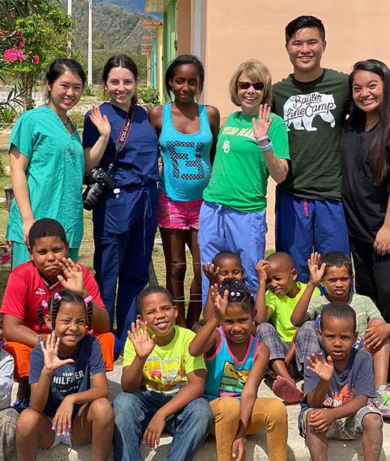 Missions team in Dominican Republic with children