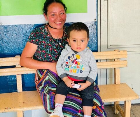 guatemalan woman with child